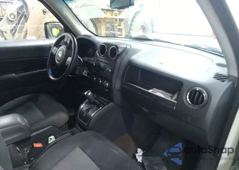 2014 Jeep Patriot Latitude z USA, uszkodzony, nr VIN 1C4NJRFB5ED855681